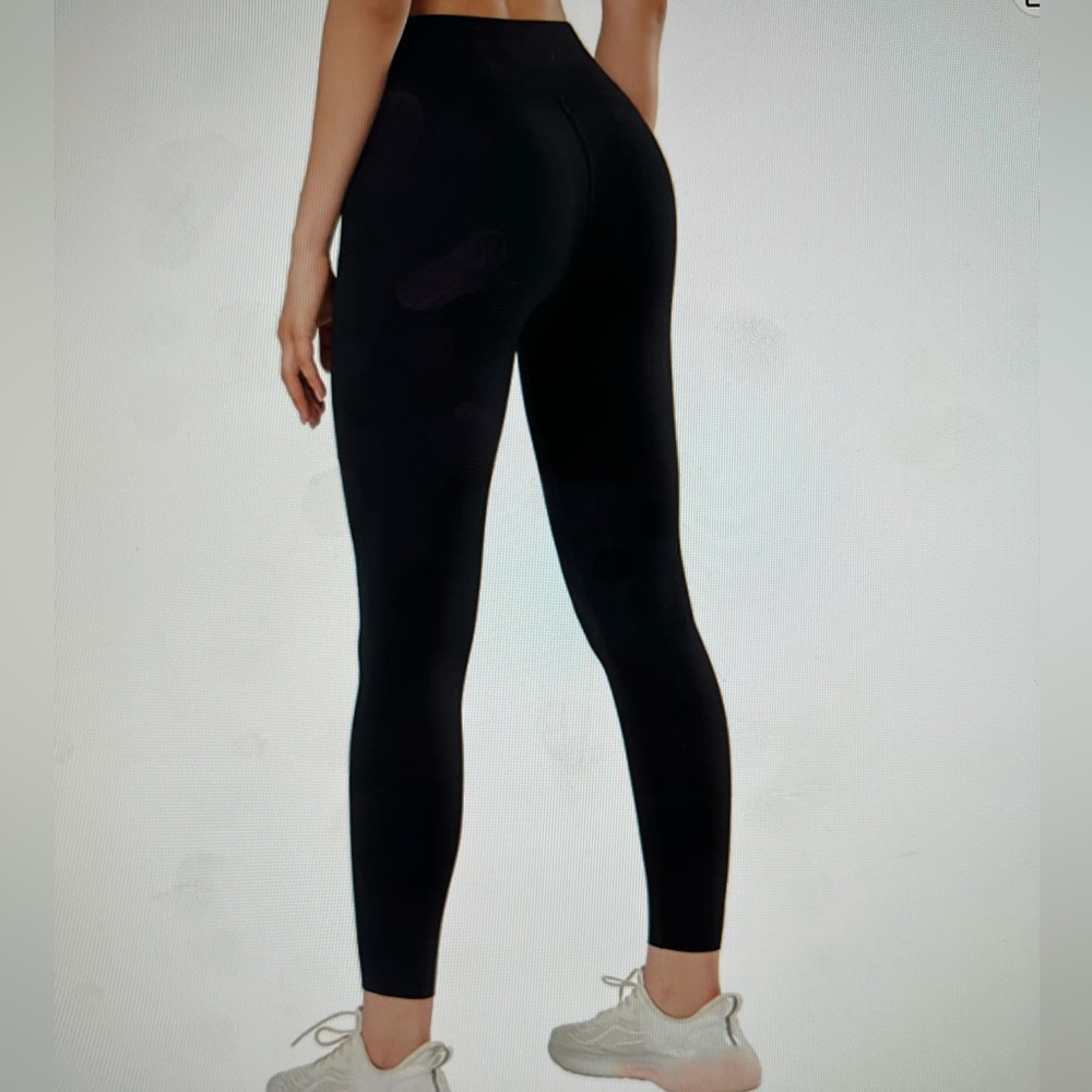 Yvette Leggings with Pockets. Non See Through. Buttery Soft. Black. No tags.